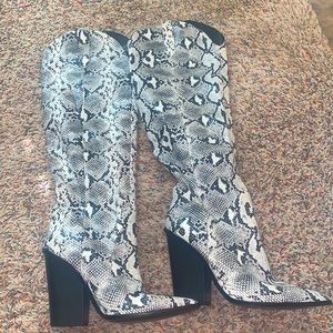 Steve Madden snake skin knee high boots size 8